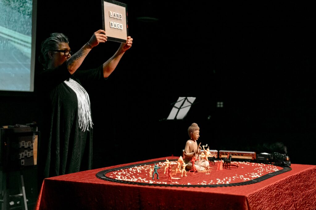 Ojistoh Cabaret 7 Ojistoh Cabaret 7